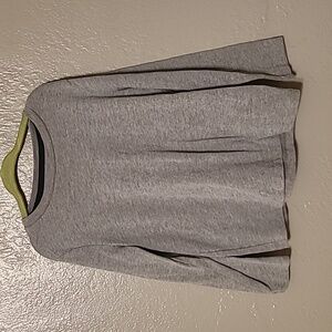 Old Navy Boys Size 5 long sleeve t-shirt